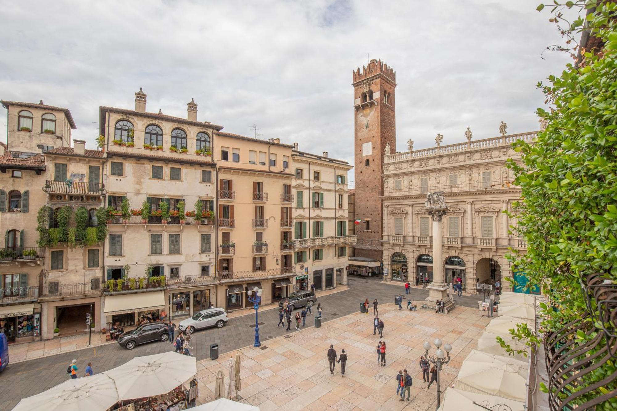 Corte Realdi Suites Piazza Erbe Βερόνα Δωμάτιο φωτογραφία