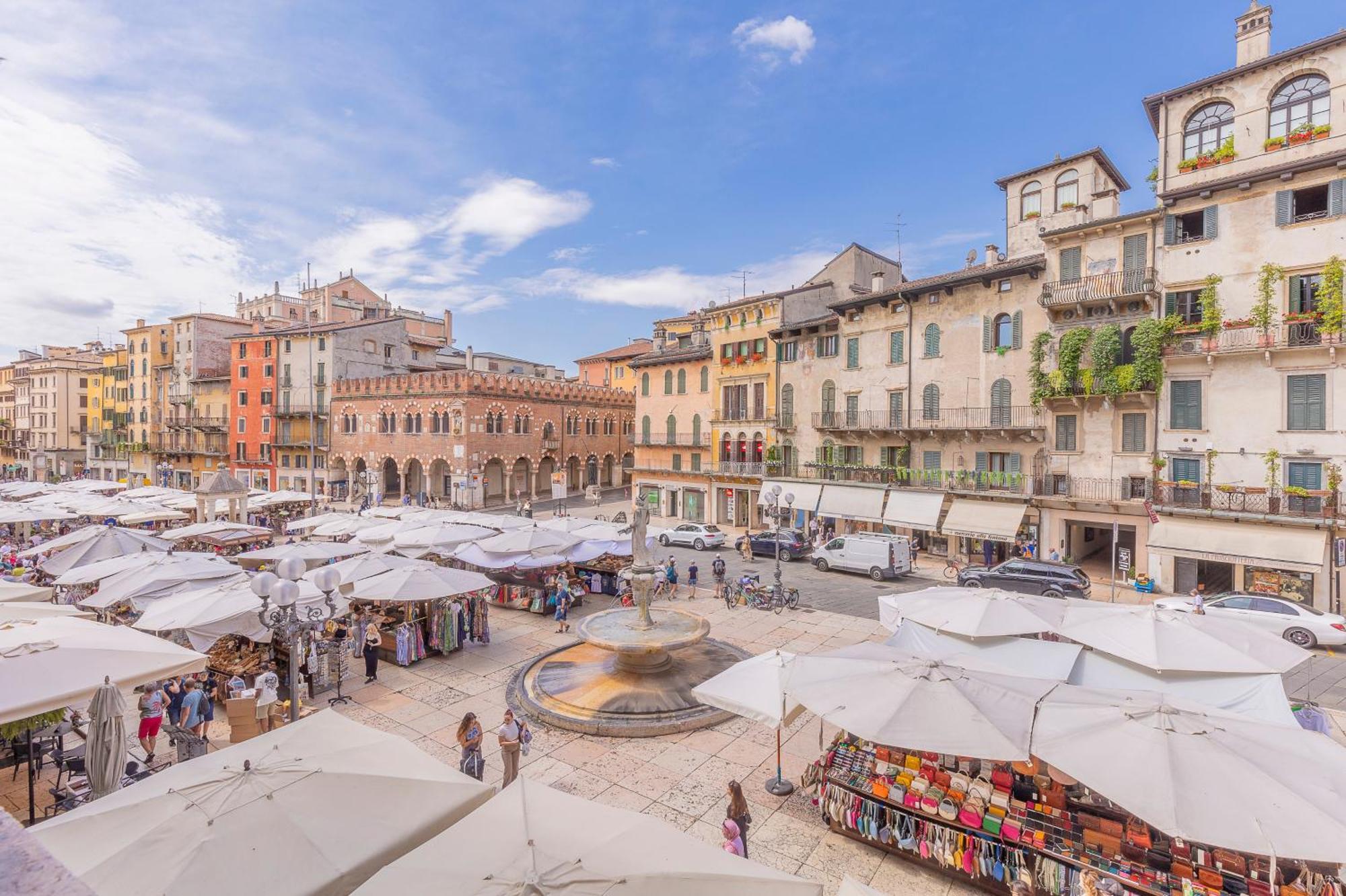 Corte Realdi Suites Piazza Erbe Βερόνα Εξωτερικό φωτογραφία